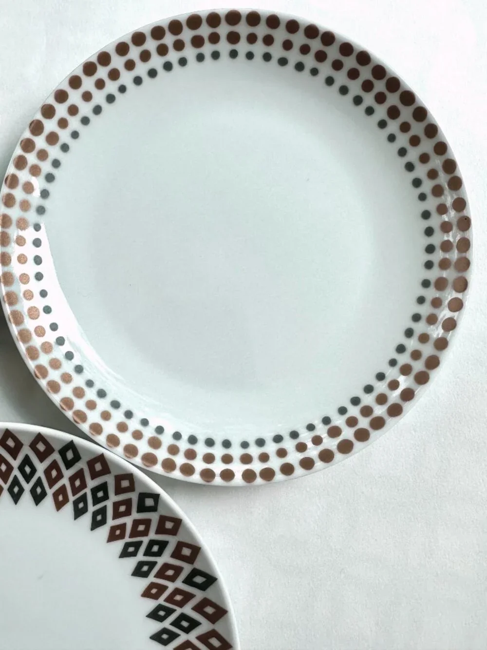 Set of 8 Crate & Barrel Metallic Appetizer / Dessert Plates